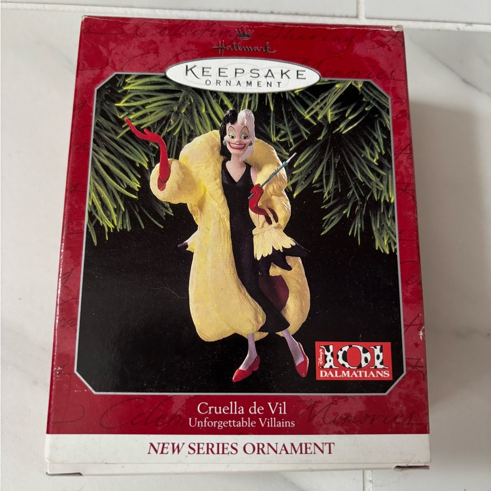 Hallmark Vintage 1998 Cruella de Vil 101 Dalmations Christmas Ornament Series 1s